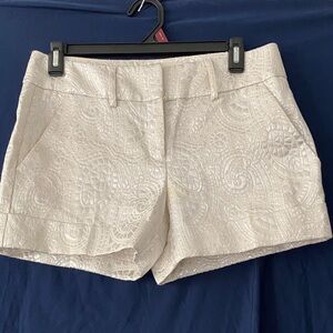 New York & Company Cream Lace Women Shorts